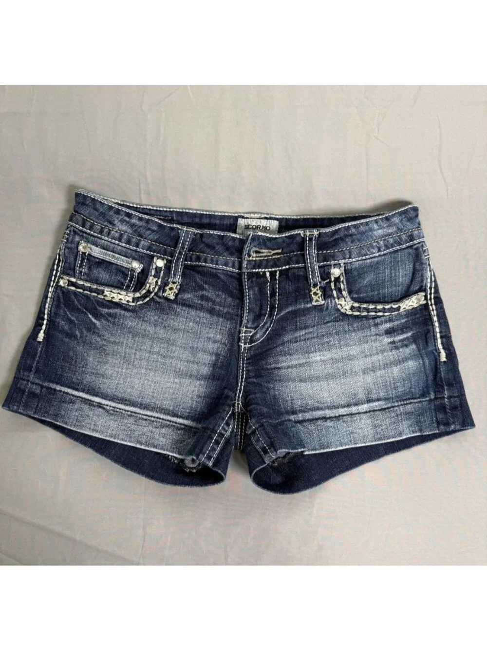 Daytrip Scorpio Jean Shorts Women 29 Blue Embroidered Low Rise Boho Western READ